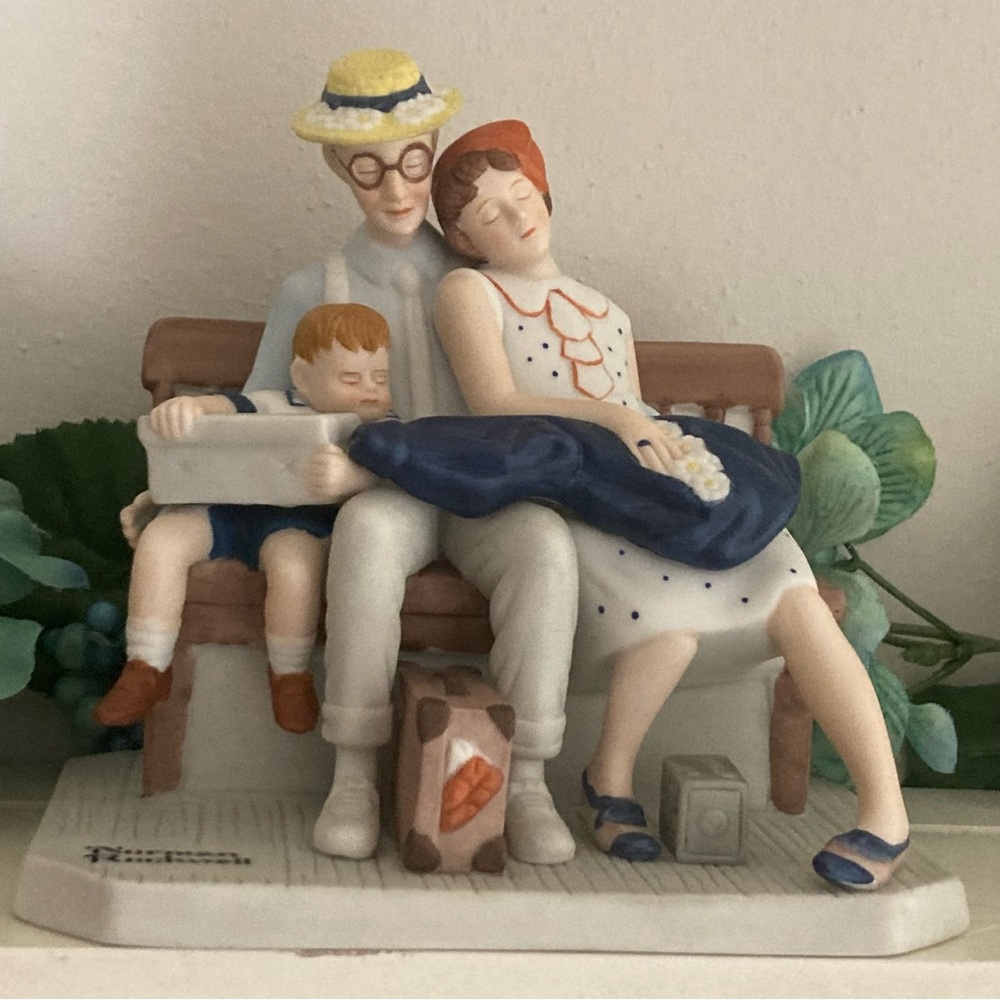 Norman Rockwell “Home From Vacation” Porcelain Figurine Danbury Mint